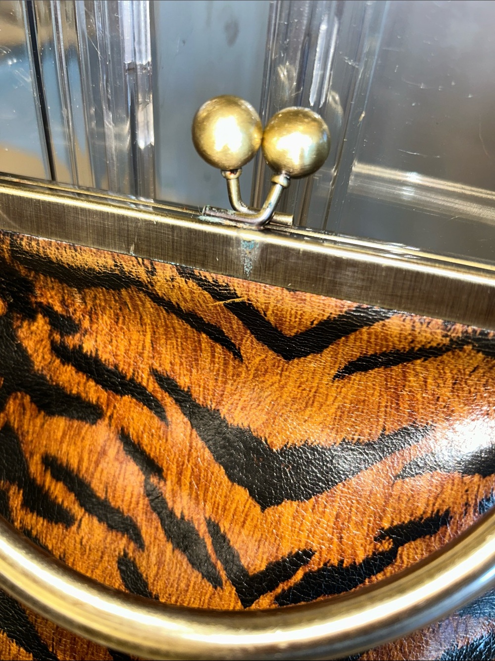 Patricia Nash Brn/Blk Tiger Print Frame Kisslock Satchel in 12”x 4”x 10” EUC - Picture 9 of 12